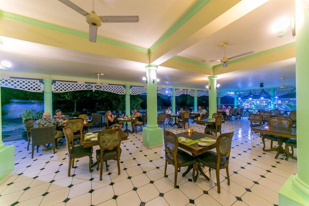 Palm Beach Hotel Гранд-Анс Экстерьер фото